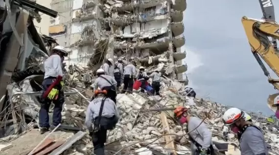 Toll from Florida building collapse reaches 11